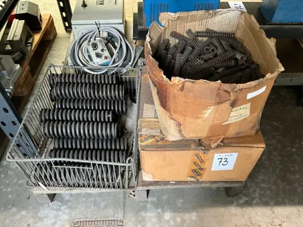 Verschiedene Druckfedern – RESALE