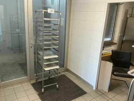 Mobile Gastro-Servierwagen / Transportwagen aus Edelstahl – RESALE