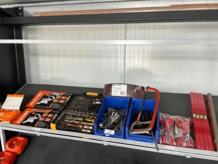 Charge von Handwerkzeugen – RESALE