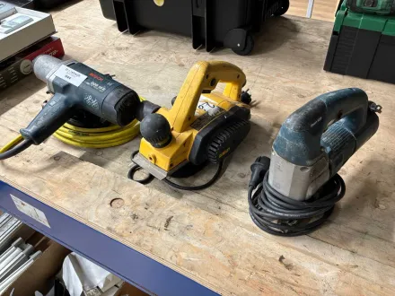 Elektrowerkzeuge (3x) – RESALE