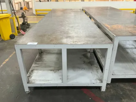 Industrie-Arbeitstisch / Montagetisch, Stahlkonstruktion – RESALE