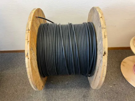 Installationskabel auf der Spule – RESALE