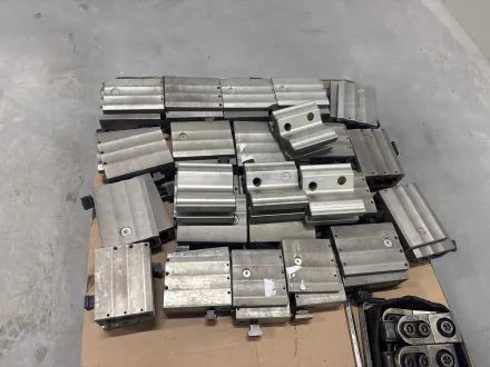 Verschiedene Spannwerkzeuge (44x) – RESALE