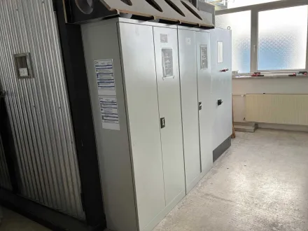 Werkstattschrank mit Inhalt(3x) – RESALE