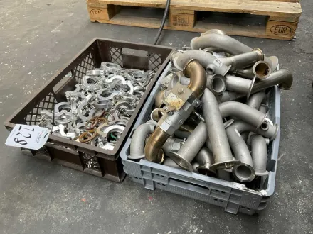 Charge von Edelstahlbiegen mit Klemmen – RESALE