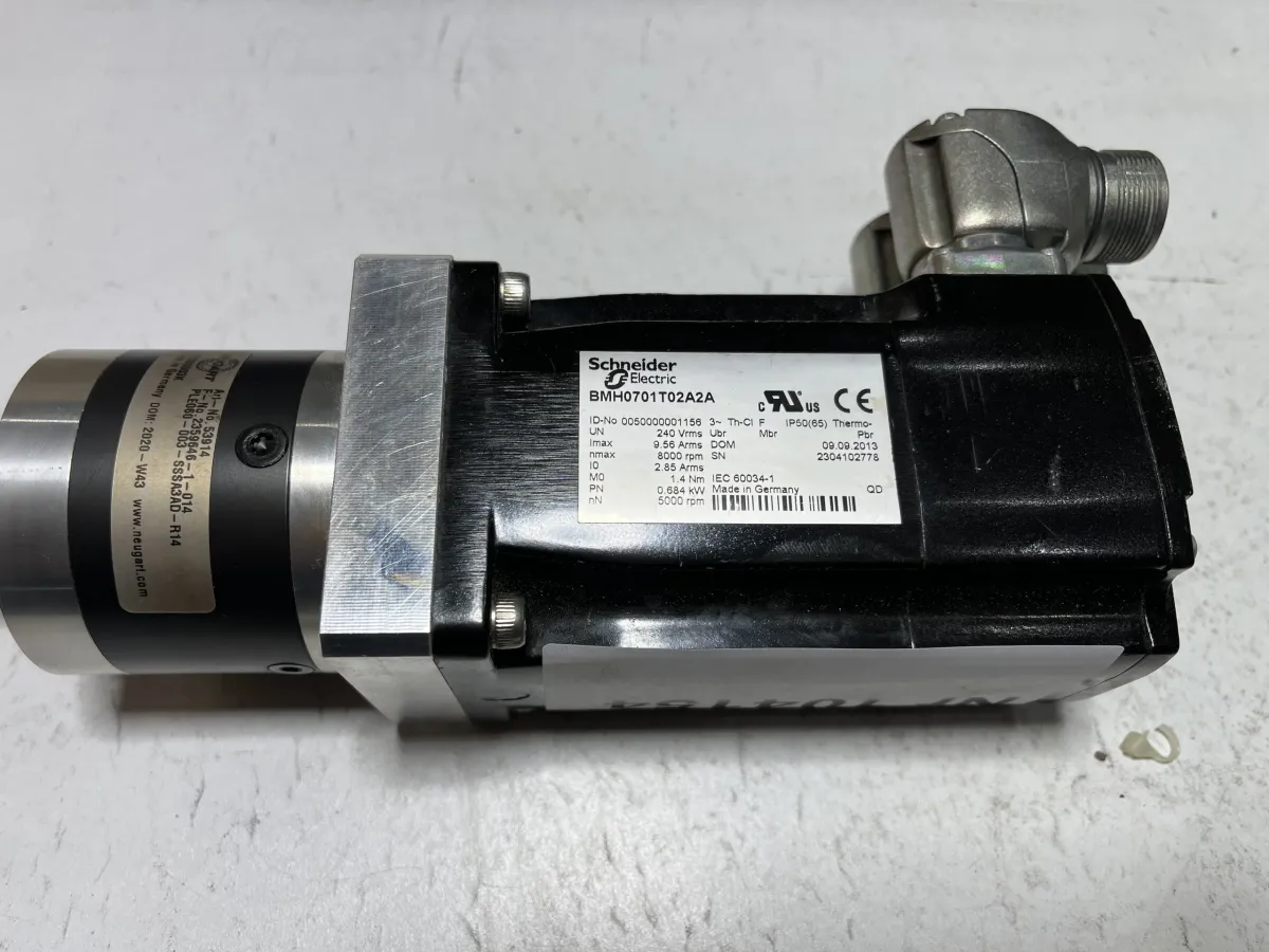 Schneider Servomotor BMH0701T02A2A