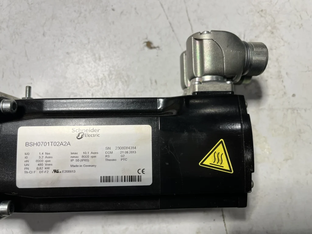 Schneider Servomotor BSH0701T022A2A mit Neugartget