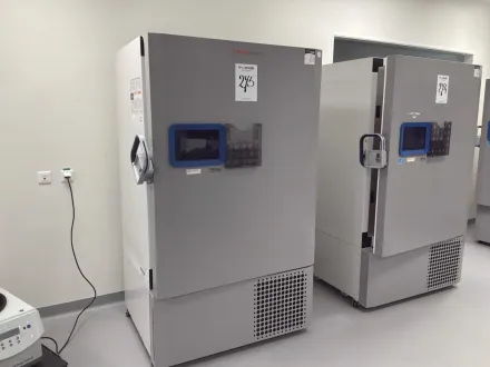 Thermowissenschaftlicher TSX70086V ULT Labor-Gefrierschrank – RESALE