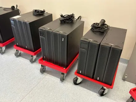 APC SMX2200HV USV (3x) – RESALE