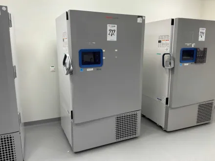 Thermowissenschaftlicher TSX70086V ULT Labor-Gefrierschrank – RESALE