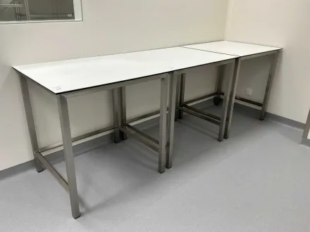 Edelstahltisch (3x) – RESALE