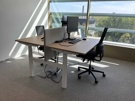 Eurodesk Duo elektrischer höhenverstellbarer Schreibtisch – RESALE
