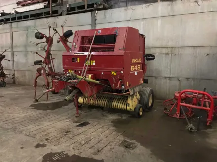 New Holland Rundballenpresser – RESALE