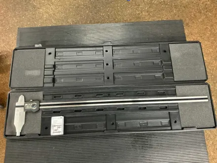 Großer TESA Digitalschieber 0–1000 mm mit Gehäuse – RESALE
