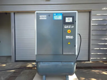 Atlas Copco - GA 5 FF - Schraubenkompressor mit integriertem Lufttrockner und Luftempfänger - 2003 – RESALE