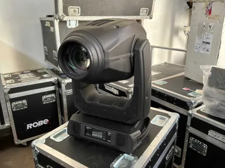 ROBE Robin DL7s Profil Motorisierter Projektor (2x) – RESALE