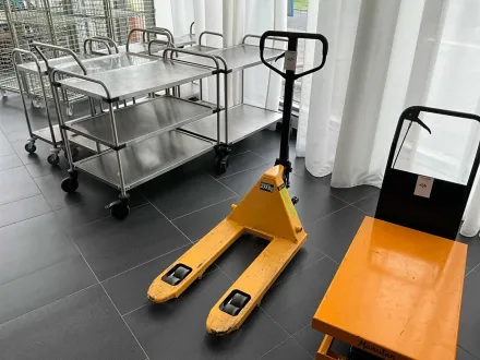 2018 Manutan Hydraulik-Handpaletten-Lkw – RESALE