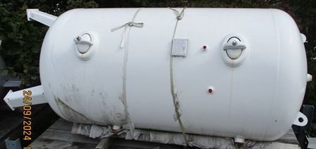 VIG Behälter_VIG_11 bar_1500 ltr_stehend_lackiert_AD20 Behälter