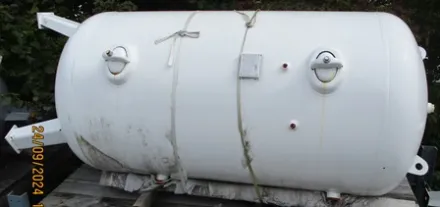 Vig Behälter_VIG_11 bar_1500 ltr_stehend_lackiert_AD20 Behälter – RESALE