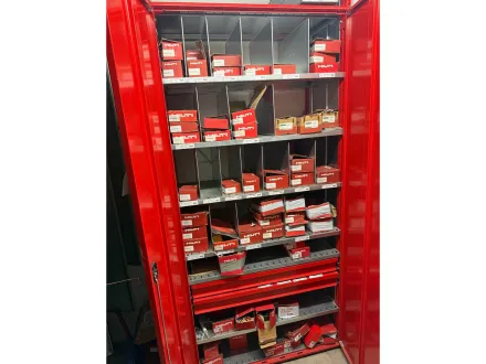 HILTI  Werkstattschrank mit Inhalt – RESALE