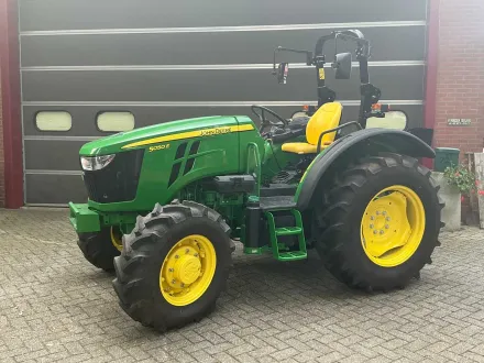 2024 John Deere 5050e 4x4 Mini Traktor Demo 9 Stunden – RESALE