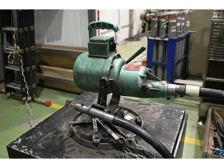 Suhner Rotofera Flexible Shaft-Maschine inklusive mobilem Zubehörwagen – RESALE