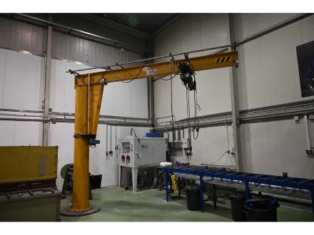 2011 KoneCranes 750KG Säulendrehkran – RESALE