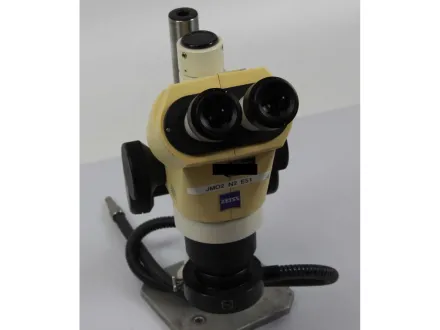 ZEISS STEMI 2000-C ZEISS STEMI 2000-C Stereo-Zoom-Mikroskop mit Stativ – RESALE