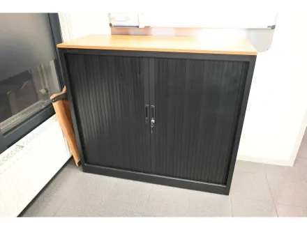 Kabinett des Manutan-Büros – RESALE
