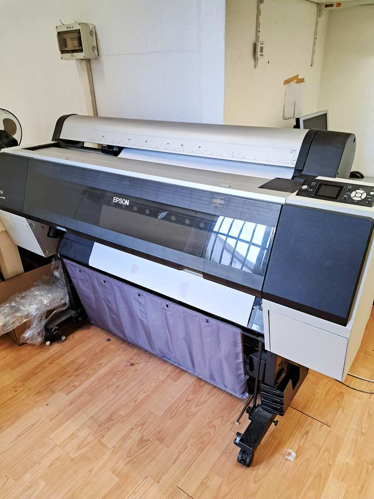 Epson Stylus Pro 9900 / K162A Großformat-Tintenstrahldrucker
