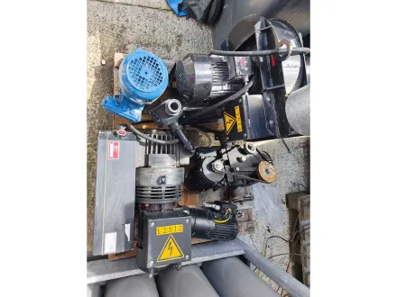 LENZE / NORD / SIEMENS / RIETSCHLE - Motoren (4x) – RESALE