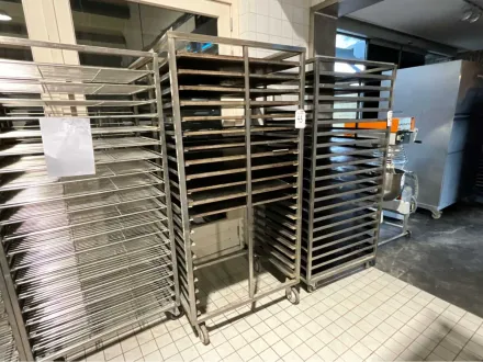 Regaal-Bäckerei-Tellerwagen – RESALE