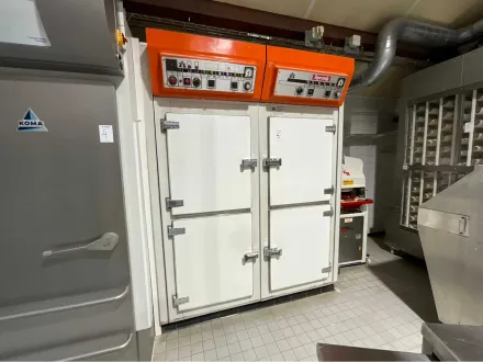 Koma Variotherm RKVC Doppel-Kühlschrank-Gefrierschrank – RESALE