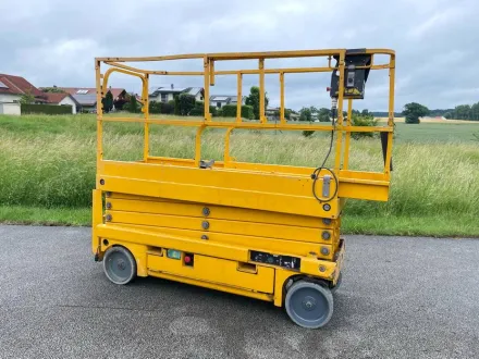 Haulotte Compact 10 N Scheren-Arbeitsbühnen – RESALE