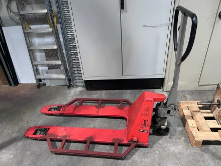 XLIFT Sonderbreit-Hubwagen – 1.000 kg – 1.120 mm Gabeln – 900 mm breit – RESALE