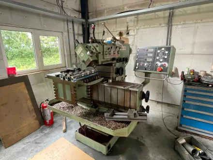 TOS - FNGJ 32 - Universalfräsmaschine – RESALE