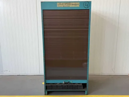 Werkzeugschrank mit Werkzeugen – RESALE