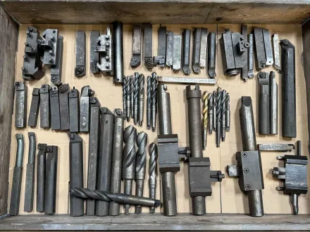 Posten Drehstähle + Spiralbohrer – RESALE