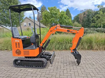 Mini-Bagger XT12 – RESALE
