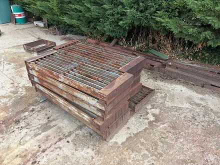 Industrielles Metallgitter-Set – RESALE