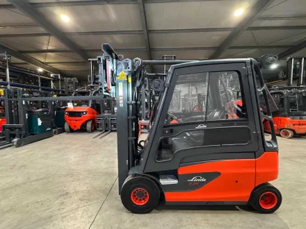 2018 Service + UVV 02/2027 Linde E25L EVO 2.500kg Triplex 3.+4. Gabelversteller Elektrostapler Gabel – RESALE