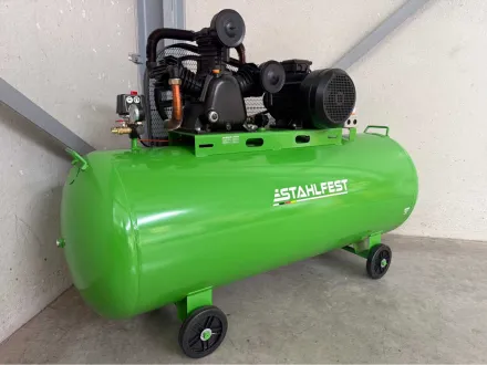 Stahlfest 500-Liter-3-Zylinder-Kolbenkompressor – RESALE