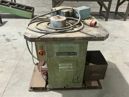1983 DMF 50250 Stanz- und Schermaschine, Uithoeker – RESALE
