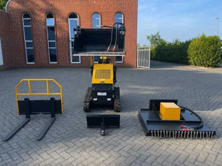 Kompaktlader mit Briggs & Stratton 14-PS-Benzinmotor und mehreren Anbaugeräten – RESALE