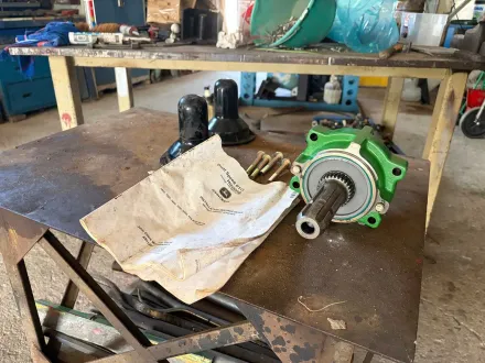 JOHN DEERE – Zweigang-PTO – PTO-Gehäusebaugruppe – RESALE