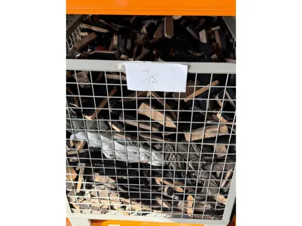 Großer Posten original Bundeswehr Schuhbürsten – RESALE