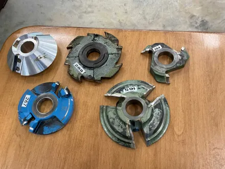 Verschiedene Fräswerkzeuge (5x) – RESALE