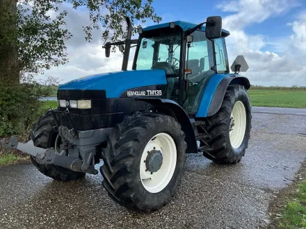 2000 New Holland TM135 Allradantrieb Landtraktor – RESALE