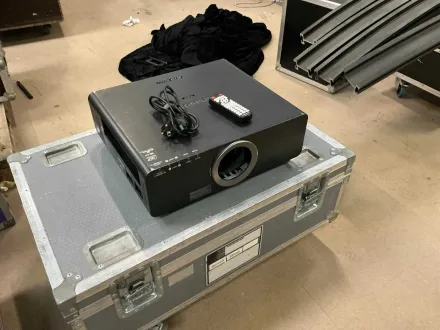 Panasonic – PT-DZ770EK – Projektor – RESALE