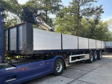 2004 Floor FLO-17-28S1 Sattelauflieger mit Hiab 130F2 Kran – RESALE